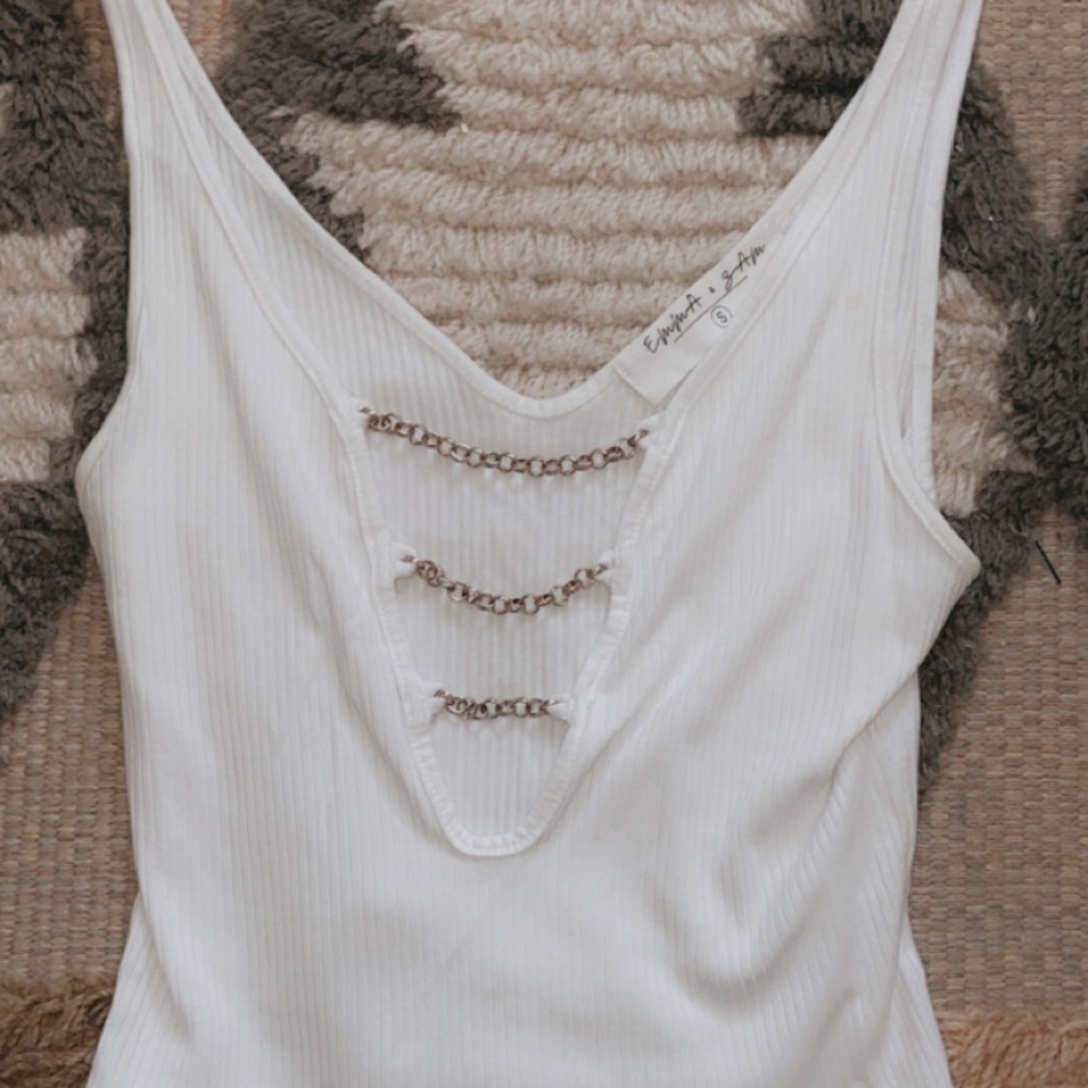 Emma and Sam Chain Tank